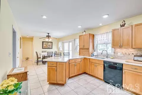 358 Old Post Rd, Edison, NJ 08817 photo 14