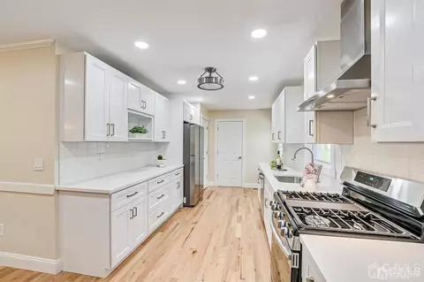 2 Devon Rd, Edison, NJ 08820 photo 33