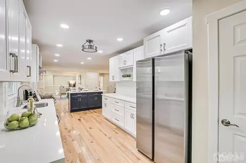 2 Devon Rd, Edison, NJ 08820 photo 36