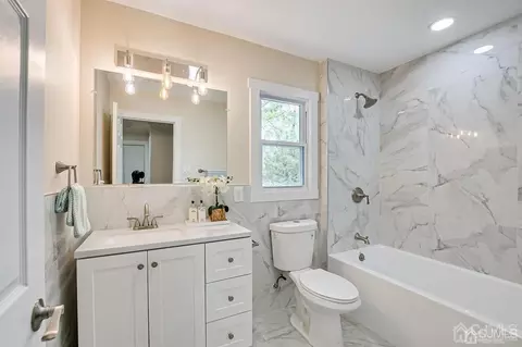 2 Devon Rd, Edison, NJ 08820 photo 56