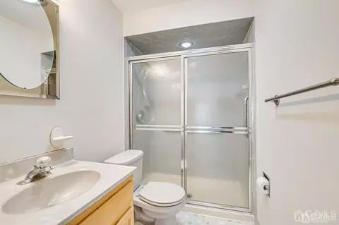 8 Meyer Rd, Edison, NJ 08817 photo 33