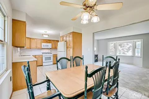 8 Meyer Rd, Edison, NJ 08817 photo 18
