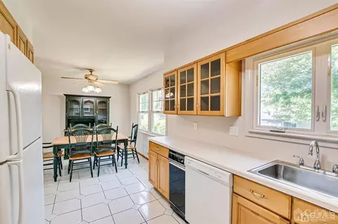 8 Meyer Rd, Edison, NJ 08817 photo 23
