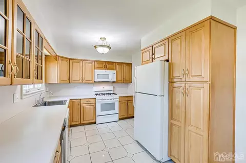 8 Meyer Rd, Edison, NJ 08817 photo 25