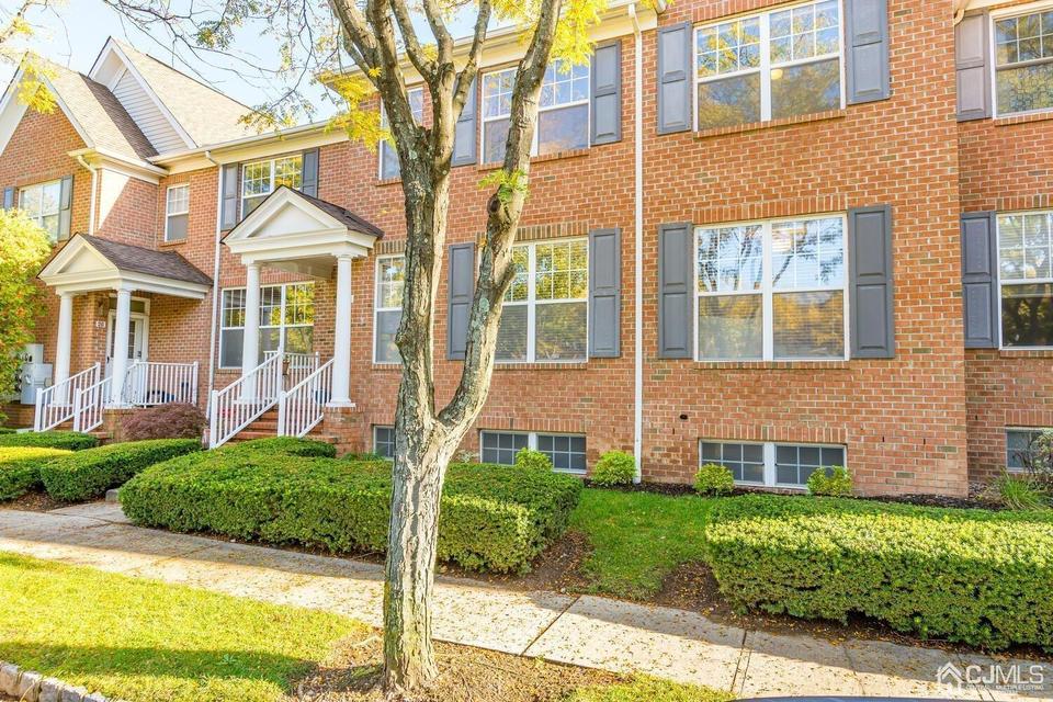 18 Franklin School Way, Metuchen, NJ 08840 1 photo Movoto