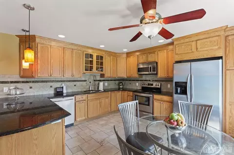 41 Eardley Rd, Edison, NJ 08817 photo 9