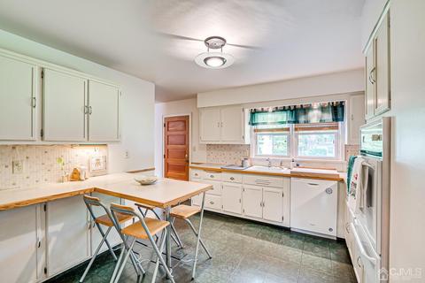 82 Calvert Ave, Edison, NJ 08820 photo 26