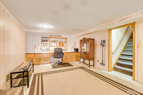 82 Calvert Ave, Edison, NJ 08820 photo 37