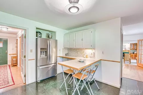 82 Calvert Ave, Edison, NJ 08820 photo 25