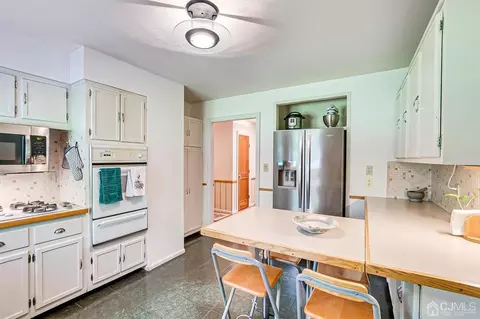 82 Calvert Ave, Edison, NJ 08820 photo 24