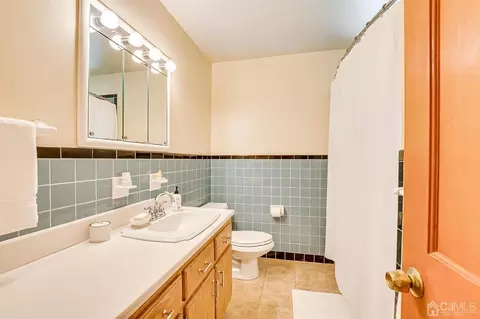 82 Calvert Ave, Edison, NJ 08820 photo 35