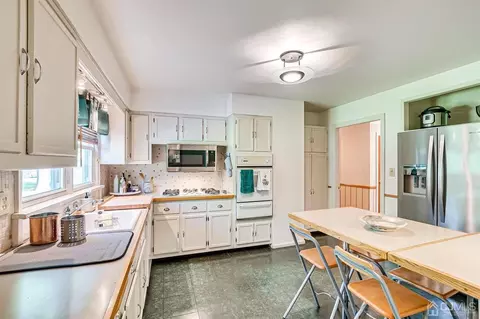 82 Calvert Ave, Edison, NJ 08820 photo 23