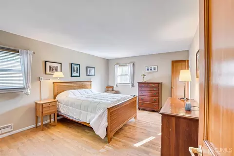 82 Calvert Ave, Edison, NJ 08820 photo 28