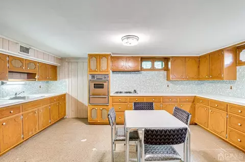 82 Calvert Ave, Edison, NJ 08820 photo 41