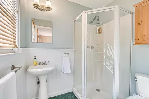 82 Calvert Ave, Edison, NJ 08820 photo 30