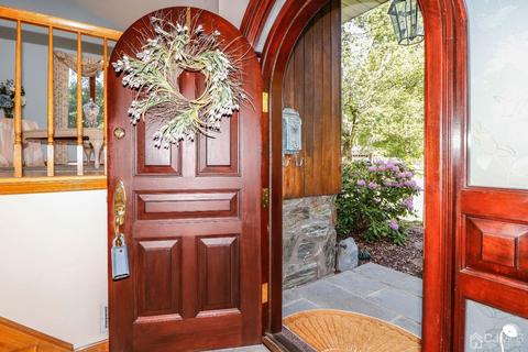 164 Devon Rd, Colonia, NJ 07067 photo 8