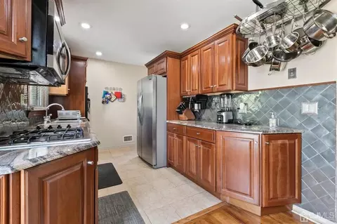 445 2nd St, Middlesex, NJ 08846 photo 8