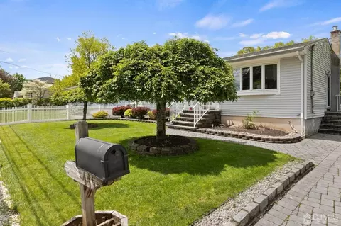 445 2nd St, Middlesex, NJ 08846 photo 2
