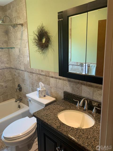 1517 Raspberry Ct, Edison, NJ 08817 photo 8
