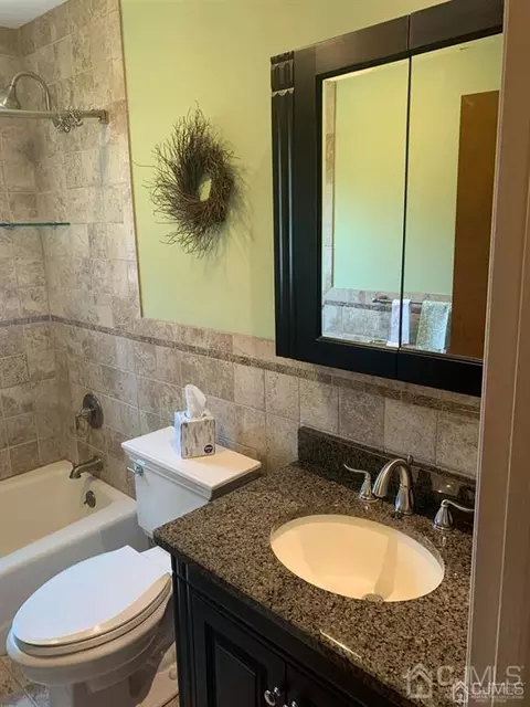 1517 Raspberry Ct, Edison, NJ 08817 photo 8
