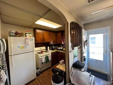 35 C St, Middlesex, NJ 08846 photo 2