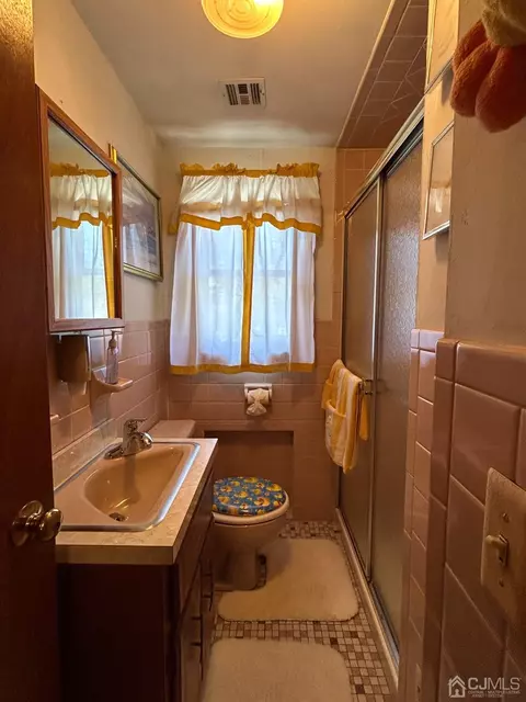 35 C St, Middlesex, NJ 08846 photo 14