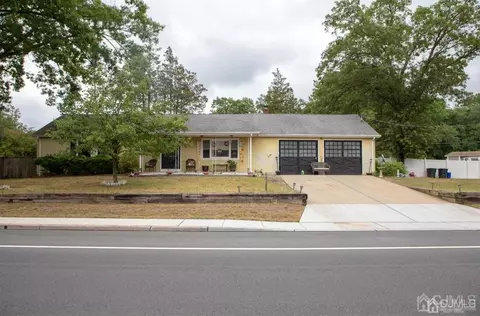 15 Old Forge Rd, Helmetta, NJ 08828 photo 1