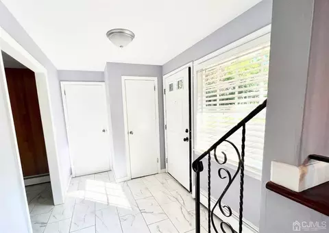 4 Loeb Ct, Edison, NJ 08817 photo 3