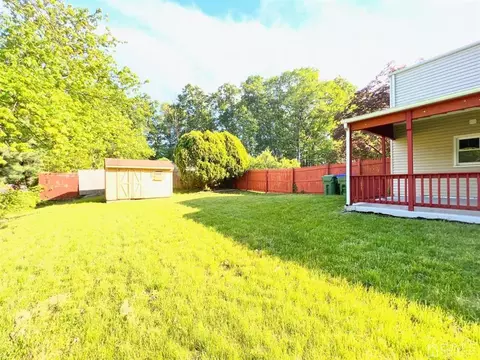 4 Loeb Ct, Edison, NJ 08817 photo 25