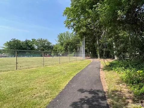 4 Loeb Ct, Edison, NJ 08817 photo 30