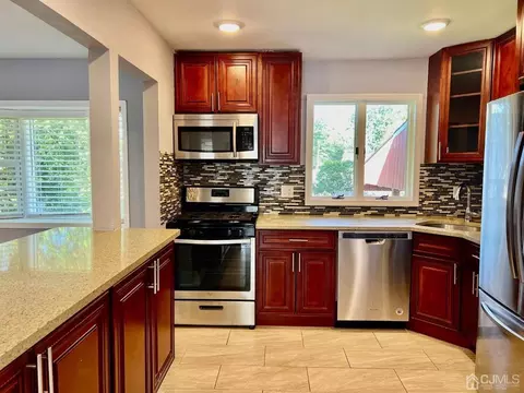 4 Loeb Ct, Edison, NJ 08817 photo 10