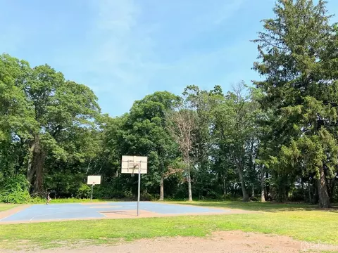 4 Loeb Ct, Edison, NJ 08817 photo 35