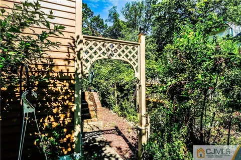 100 Lloyd St, Edison, NJ 08817 photo 3