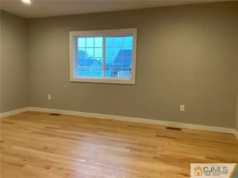 97 Thomas Pl, Edison, NJ 08837 photo 7