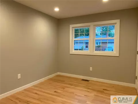 97 Thomas Pl, Edison, NJ 08837 photo 10