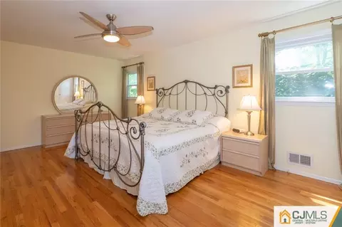 11 Jonathan Dr, Edison, NJ 08820 photo 21