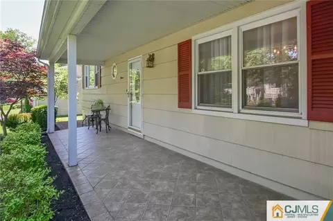 11 Jonathan Dr, Edison, NJ 08820 photo 5