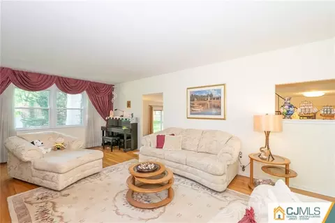 11 Jonathan Dr, Edison, NJ 08820 photo 16