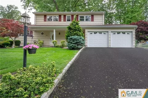 11 Jonathan Dr, Edison, NJ 08820 photo 2