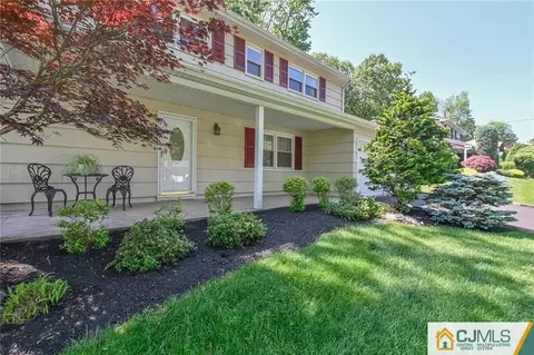 11 Jonathan Dr, Edison, NJ 08820 photo 4