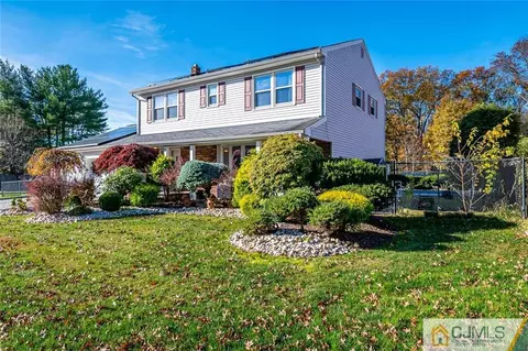 3 Plafsky Dr, Edison, NJ 08817 photo 2