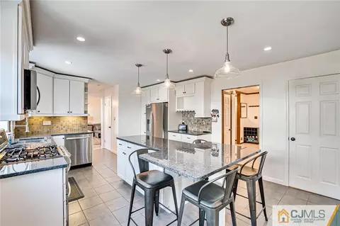3 Plafsky Dr, Edison, NJ 08817 photo 17
