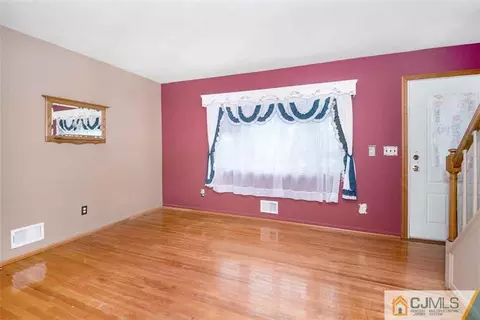829 Voorhees Ave, Middlesex, NJ 08846 photo 4
