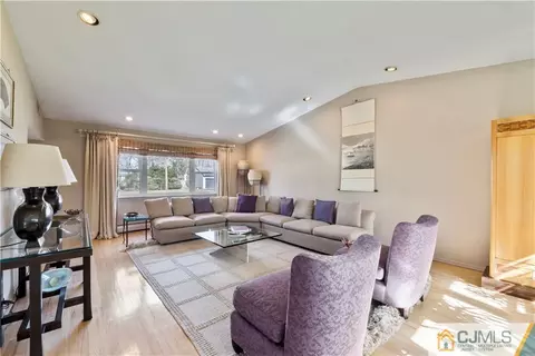 13 Devon Rd, Edison, NJ 08820 photo 7