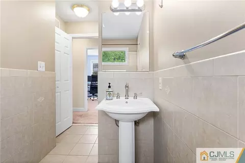24 Edison Ave, Edison, NJ 08820 photo 18