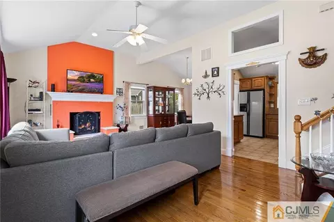 24 Edison Ave, Edison, NJ 08820 photo 3