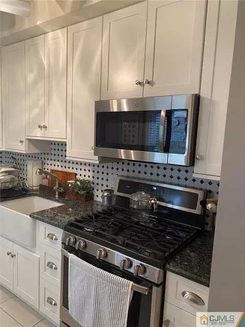 9 Hillcrest Ave, Edison, NJ 08817 photo 8