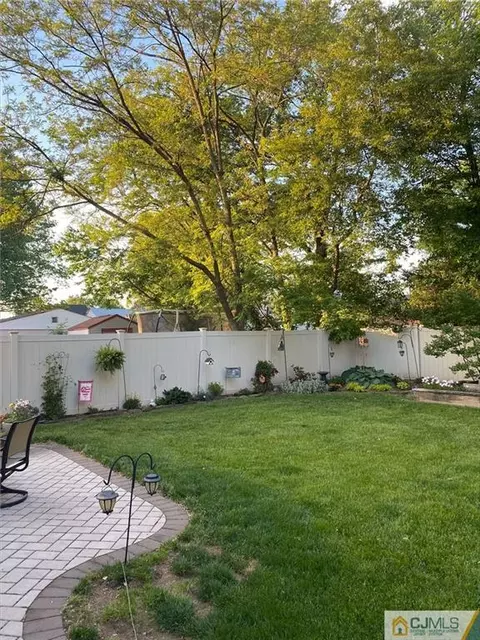 9 Hillcrest Ave, Edison, NJ 08817 photo 5