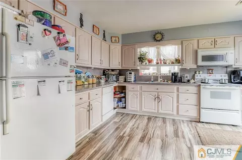 35 Walnut St, Edison, NJ 08817 photo 14