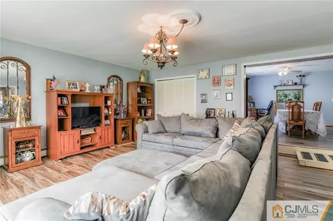 35 Walnut St, Edison, NJ 08817 photo 7